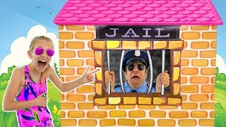 Amelia Avelina and Akim rescue the police from jail playhouse [upl. by Friederike]