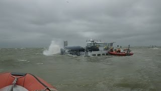 Binnenvaartschip gezonken op het IJsselmeer [upl. by Ekul]