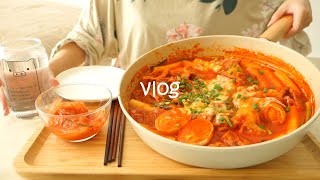 Vlog Cooking on weekend  Egg toast  Korean Spicy Rice cake  Tteokbokki  Dumplings [upl. by Esilram]