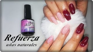 Esmaltado semipermanente con refuerzo en uñas naturales Desingnails Tay [upl. by Enwad]