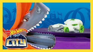 ¡Draven ROBA LOS AUTOS HOT WHEELS DE ORO 🚕🏆😱  New News  Hot Wheels City en Español [upl. by Ilehs]