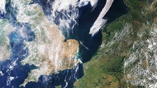 Hitzewelle 2018 Satellitenbilder zeigen die Folgen der extremen Temperaturen [upl. by Ainoz498]