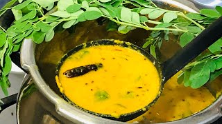 നാടൻ മുരിങ്ങയില പരിപ്പ് എരിശ്ശേരി  Parippu Muringayila Erissery  Arathis Recipe [upl. by Durnan437]