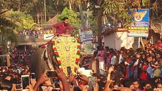 Chirakkal kalidasan mass entry at kodimootil parippally [upl. by Ainolloppa]